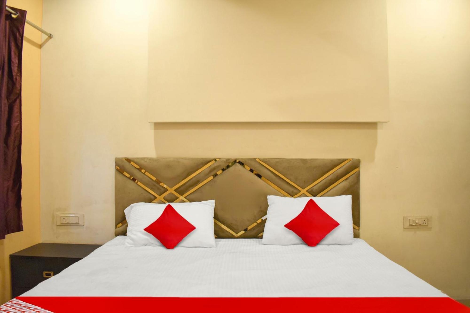 Hotel O Club Toronto Durg Bagian luar foto