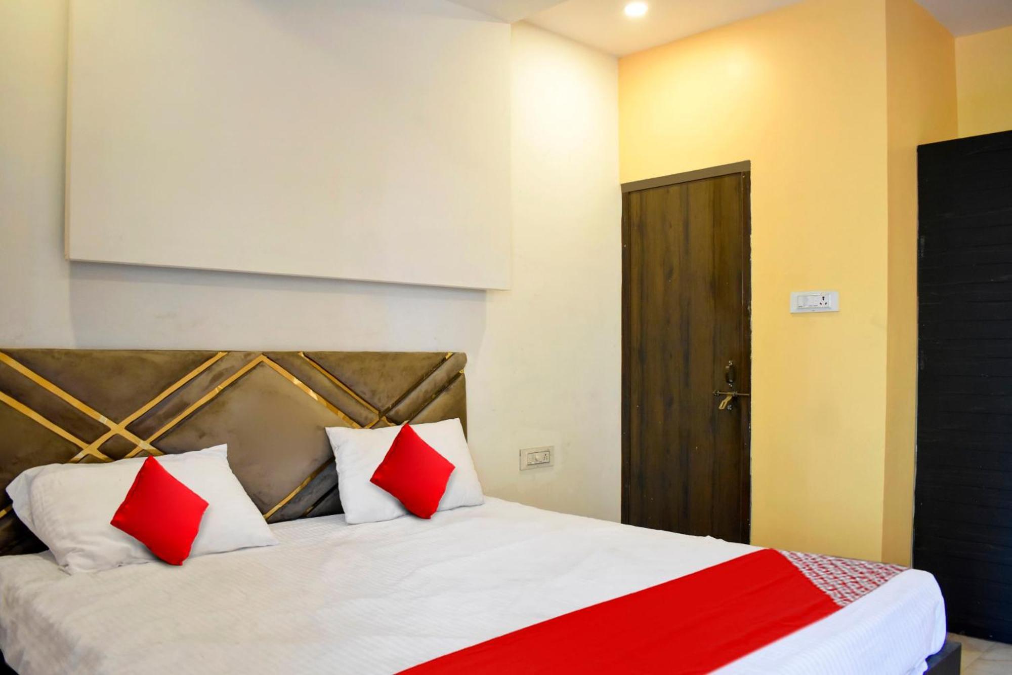 Hotel O Club Toronto Durg Bagian luar foto